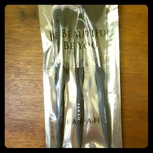 Cheeky makeupbrushes